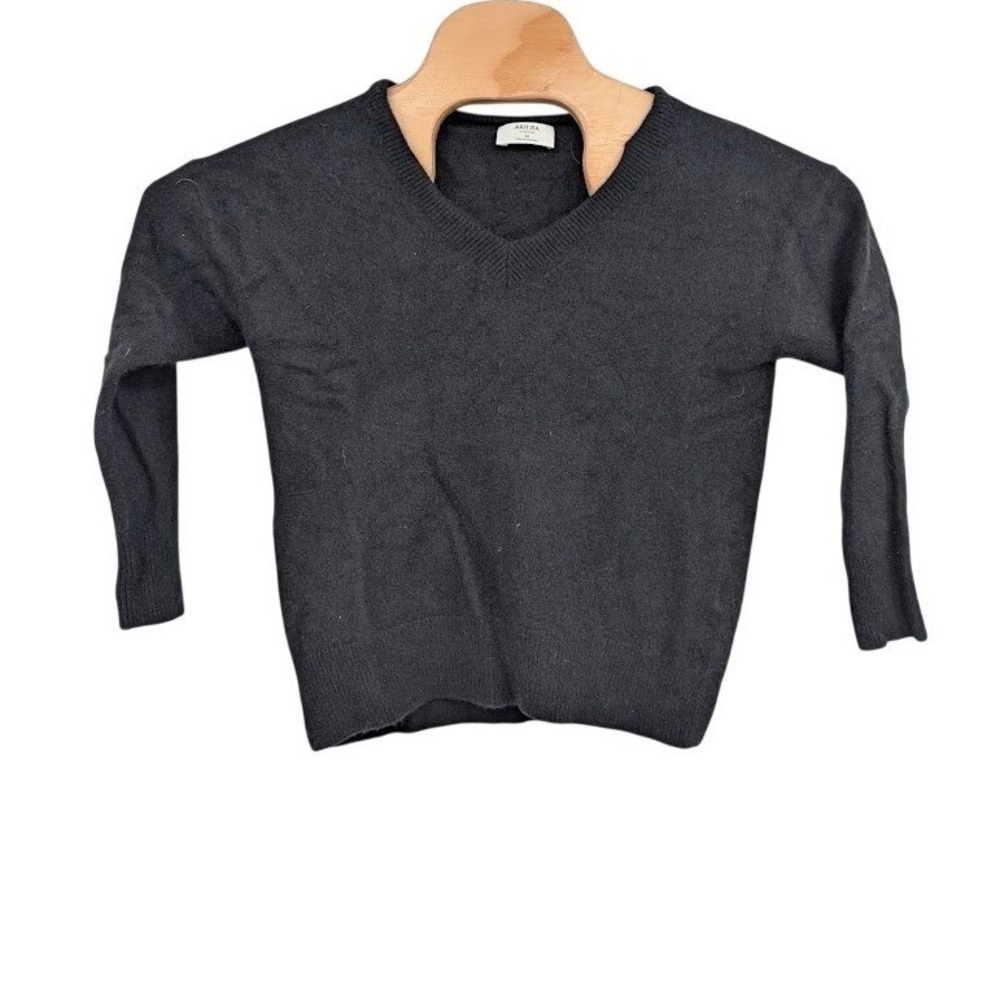 Aritzia Black V-neck pullover cashmere sweater Long Sleeve Women's sz XS